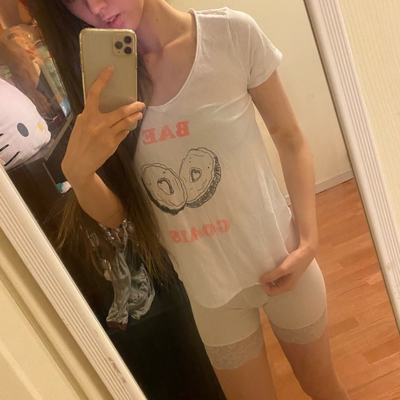 Hollister “Bae Goals” V neck short sleeve - Picture 1 of 1